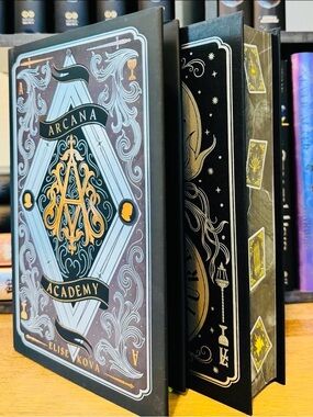 Fairyloot Exclusive Edition Arcana Academy by Elise Kova